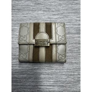 GUCCI GG Logo Guccissima Leather Biford Compact Wallet - Pre-Loved Very Good
